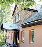 Bijusī Sakas pagastmāja tiek pie jauna izskata