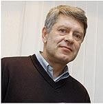 Imants Resnis saņem Latviešu mūzikas balvu
