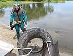 Iztīra ezera piekrasti pie atpūtas vietas Vaiņodes ielas galā