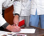Mediķi pagaidām nestreikos