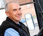 Autobusā jāiekāpj pa priekšējām durvīm