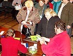 Piena ražošana pagaidām vēl paglābj laukus