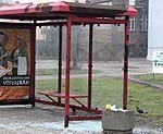 Atkārtoti izdemolē autobusu pieturu