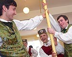 Pirmās Dziesmu svētku ceļazīmes sadalītas
