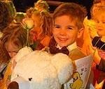 Uz televīzijas konkursu “lidos” dziedošais cālis Herberts