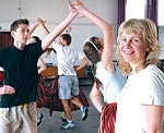 Gatavi uznācienam uz lielā laukuma