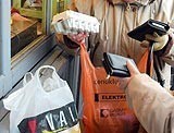 Plastmasas maisiņi veikalos