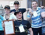 Iegūst 1.vietu un braucienu pa jūru