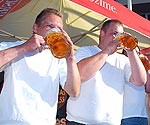 Litru alus izdzer 8 sekundēs