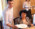 Iepazīstina ar restorāna jauno ēdienkarti