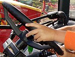 Lauksaimniecības tehnika nav rotāšanās lieta, bet darbarīks