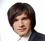 Lieks glamūrs, netaktiskums un bučas