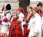 Izsaka pateicību tautas kolektīviem par dzīvīgumu un darbošanās prieku