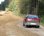 Uz ceļa pamet mašīnu