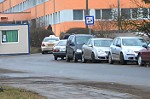 Stāvlaukums joprojām pustukšs