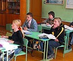 Pedagogi protestēs ielās