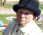 Pārdod savas mantas, lai izdzīvotu