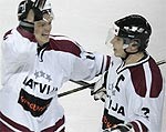 Hokeja laukumā ietilpis 3851 līdzjutējs