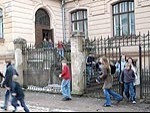 1. ģimnāzijai piešķir valsts ģimnāzijas statusu