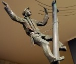 Liepājas pašvaldībai aizliedz slēgt līgumu par skulptūru grupas “Pilsētā, kurā piedzimst vējš” izveidi