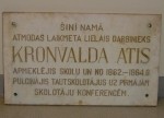Meklē Ata Kronvalda plāksnes saimnieku