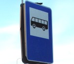 Autobuss kavējas, pieturā jāstāv divdesmit grādu salā