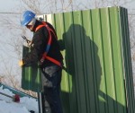 Siltina māju un mudina citus rīkoties līdzīgi