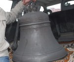 Liepājā izliets zvans aizceļo uz Neivakenu