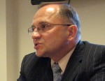 Vaiteiks strādās “slepenajā nodaļā”