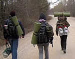 “IMKA Liepāja” jaunieši pieveic 10 kilometrus garu pārgājienu