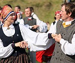 Tautas deju daudzveidība priecē lielu skatītāju skaitu