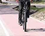 Uz veloceliņa notriec piecgadīgu meitenīti