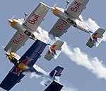 “Flying Bulls” līdere laimīga jūtas vien lidojot ar galvu uz leju
