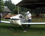 Kārlis gatavojas pirmajam lidojumam virs Nīcas