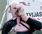 Cūkmens aicina sūtīt piemēslošanas gadījumu foto un video