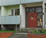 Parāds Latvijā, pats ārzemēs