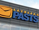 Pastā saņem uzlauztu ceļa somu