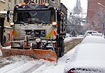 Izvietos ceļa zīmes, lai spēkrati ielu malās netraucētu tīrīt sniegu