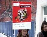 Liepājnieki piedalās tautas mītiņā