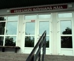 Veco ļaužu mājā trīs nedēļas nepamana mirušu sievieti