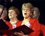 Seniori ieskandina Ziemassvētkus