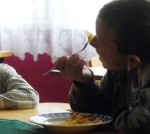 Par valsts naudu varēs ēst ne tikai pirmklasnieki