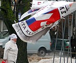Papildināts (2) – Saplosīti reklāmas stendi un daži nogāzti koki