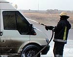 Īsā laikā sadeg trīs automašīnas