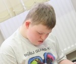 Kampaņā “Palīdzi Palīdzēt!” vāks līdzekļus mācību materiālu radīšanai bērniem ar īpašām vajadzībām