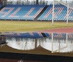 Stadions mirkst ūdenī