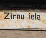 Slēgta satiksme Jaunajā ielā un Zirņu ielā