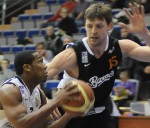 Pēc 11 gadu pārtraukuma basketbola komandai medaļas