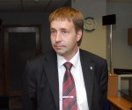 Satiksmes ministrs iesaka pašvaldībām mācīties ceļu uzturēšanu no Grobiņas novada