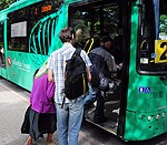 Autobusa pasažiere: Kāpēc šoferi neievēro jauno kārtību?